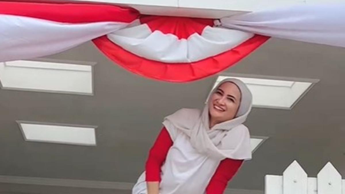 6 Potret Natalie Sarah Dekor Rumah Sendiri Jelang 17 Agustus, Penuh Semangat