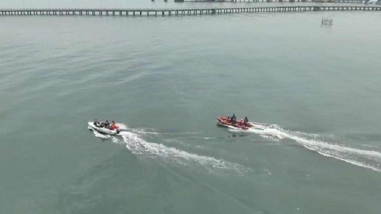 Operasi SAR Hari Kedua: Pencarian Penumpang Terjatuh dari Feri Situbondo-Madura Belum Membuahkan Hasil