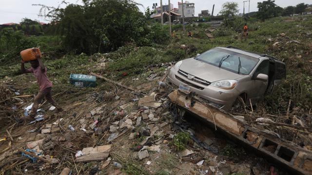 Mobil hingga Rumah Tersapu Banjir Bandang di Nigeria