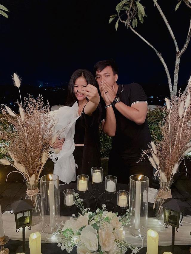 Adinda Azani dilamar sang kekasih, Armand Zachary