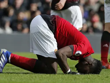 Sebagai Muslim, puasa Ramadan adalah kewajiban yang harus dijalankan. Tak terkecuali para pesepak bola top Eropa berikut ini. Mereka tetap menjalankan rukun Islam yang keempat ini meski berbarengan dengan jadwal pertandingan. (AFP/Ian Kington)