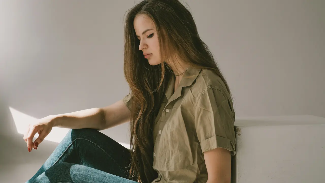 Mengapa Mood Wanita dan Pria Bisa Naik-Turun? Ini Penyebab dan Solusinya