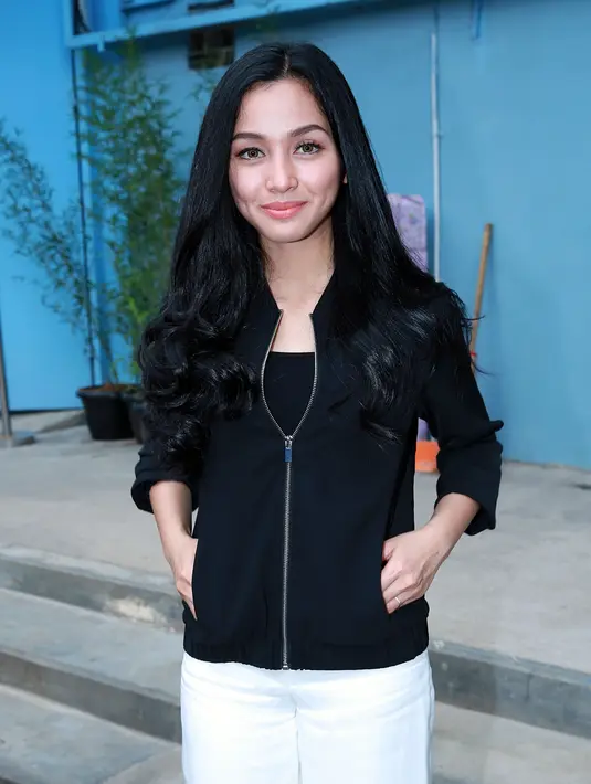 Pemain film 'Gending Sriwijaya' itu juga meneruskan kariernya di dunia entertainment di tempat suaminya. (Deki Prayoga/Bintang.com)