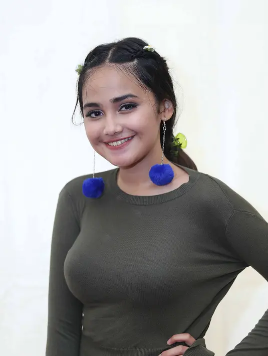 Bagi pesinetron kelahiran Jakarta 16 tahun silam itu, banyaknya penggemar yang antusias ingin bertemu langsung dengan para pemain sinetron Mermaid in Love ini merupakan yang pertama kalinya. (Nurwahyunan/Bintang.com)