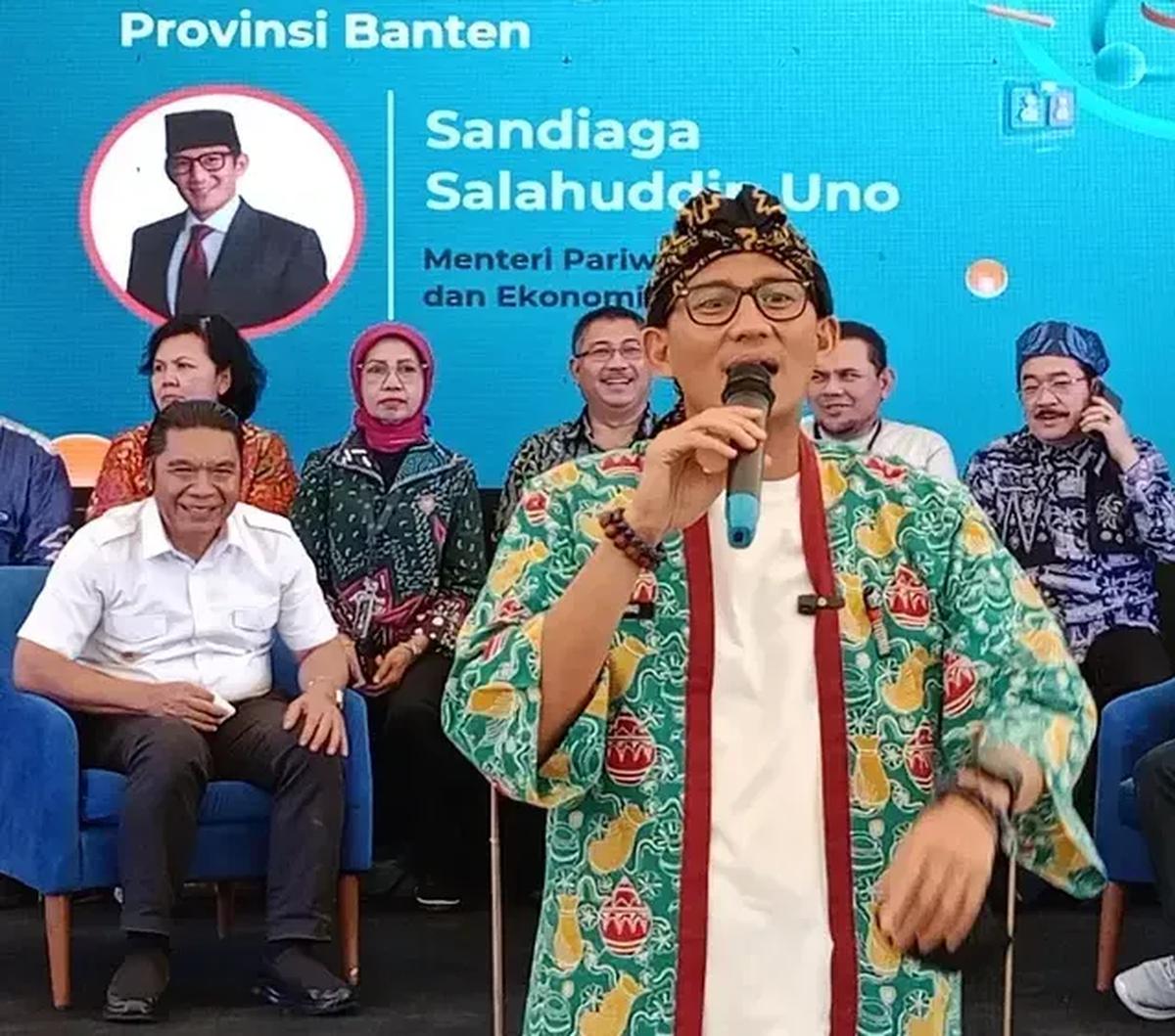 "Untuk di 2024 dengan bantuan ekonomi digital kita membidik penciptaan 4,4 juta lapangan kerja baru," ujar Sandiaga di sela-sela acara acara Digi-Talk Fest di Ritz Carlton Mega Kuningan Hotel, Jakarta, Rabu (13/9)