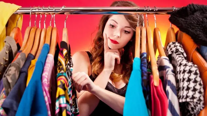 Jangan Kaget, 3 jenis Baju Ini Mendadak Bikin Terlihat Langsing 