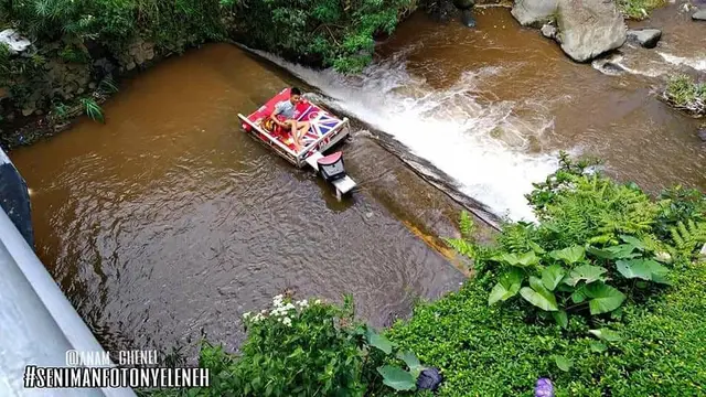 6 Potret Pemuda Tidur di Sungai, Aksinya Bikin Geleng Kepala