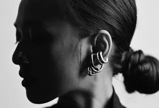 Seniman Galuh Anindita menciptakan aksesori yang diberi nama Mahija. [dok. Galuh Anindita]