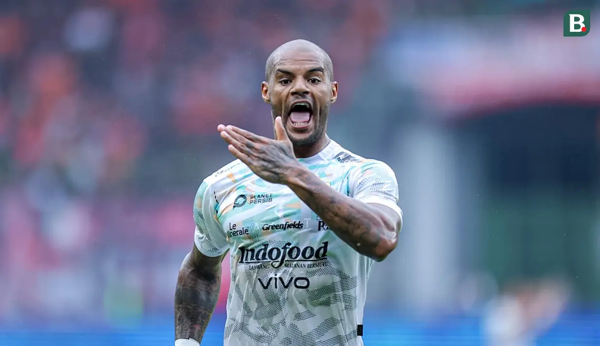 Pemain Persib Bandung, David da Silva mencetak gol penyama kedudukan 2-2 ke gawang Persija Jakarta dalam laga lanjutan BRI Liga 1 2024/2025 di Stadion Patriot Candrabhaga, Bekasi, Minggu (16/02/2025). (Bola.com/M Iqbal Ichsan)