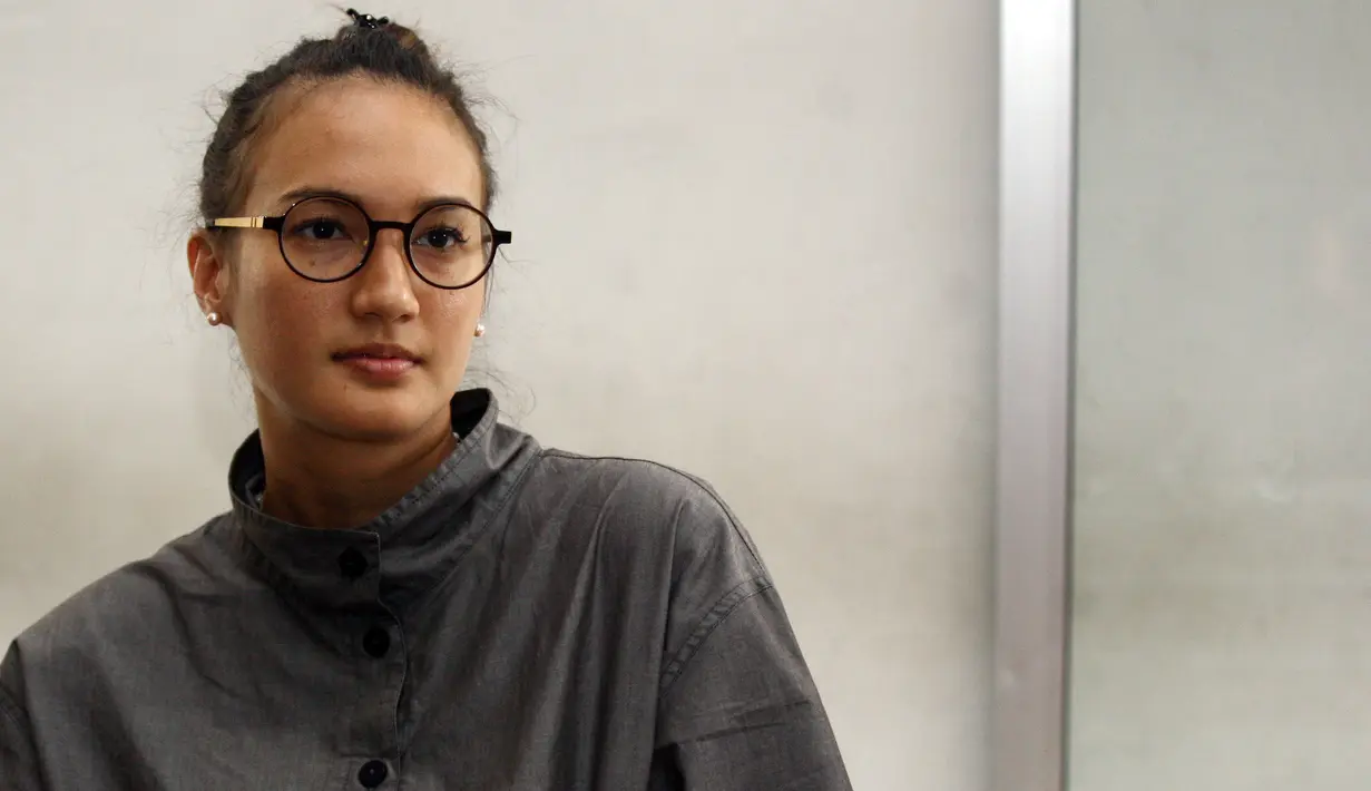 Selasa (5/12/2017) kakak kandung Marcell Chandrawinata itu memenuhi panggilan Pengadilan Negeri Jakarta Selatan. Ia sendiri mengaku santai dan siap mengungkapkan yang ia tahu. (Nurwahyunan/Bintang.com)