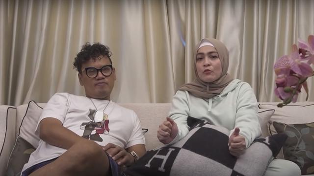 Uya Kuya dan Astrid. (Foto: YouTube Uya Kuya TV)