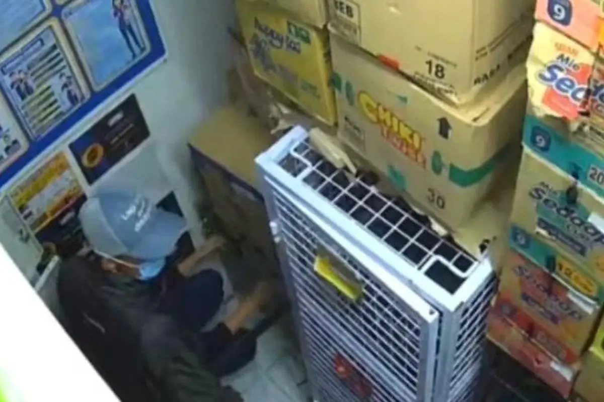 Aksi Perampokan Minimarket di Duren Sawit: Todong Pistol, Bongkar Brankas