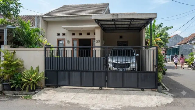 Inspirasi Pagar Geser untuk Rumah Tipe 36 dengan Carport 1 Mobil yang Aman dari Maling Model Kombinasi Besi dan Plat