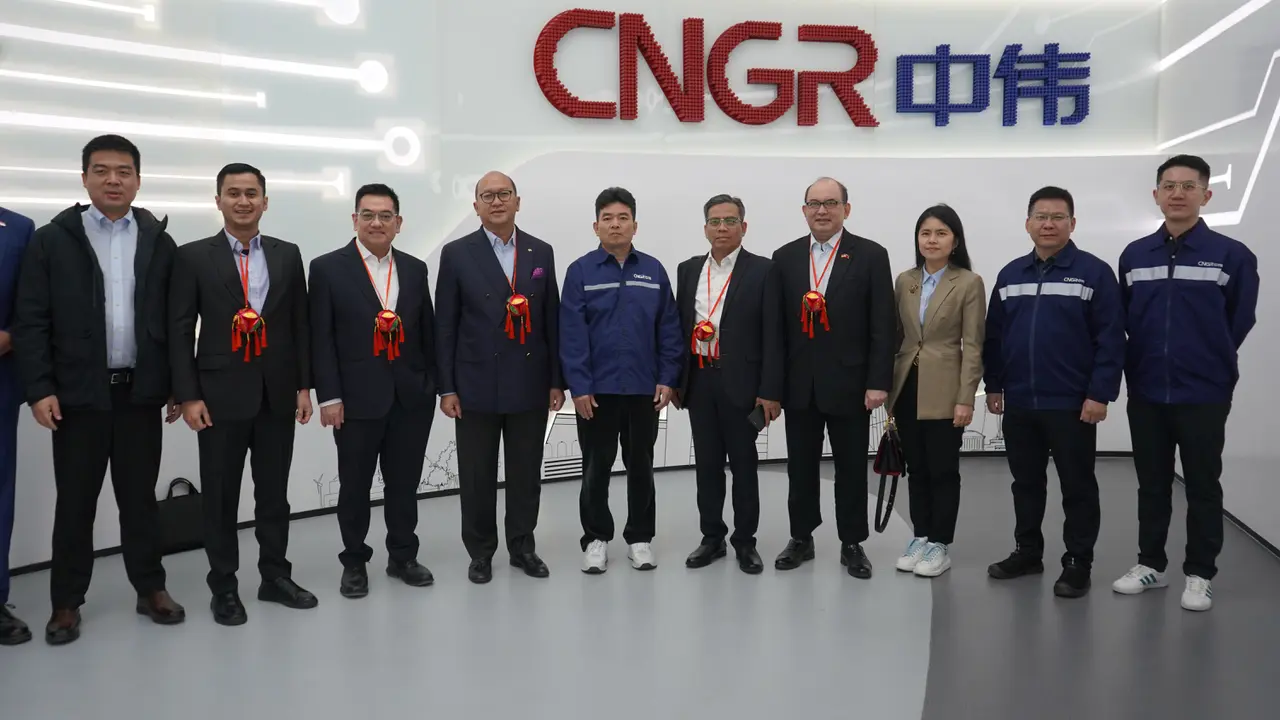 Menteri Rosan Bertemu Tiga Perusahaan Raksasa Tiongkok Bahas Percepatan Investasi Mobil Listrik di Indonesia