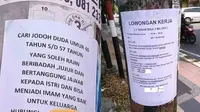 Potret nyeleneh iklan tempel di tiang listrik (sumber: 1cak.com)