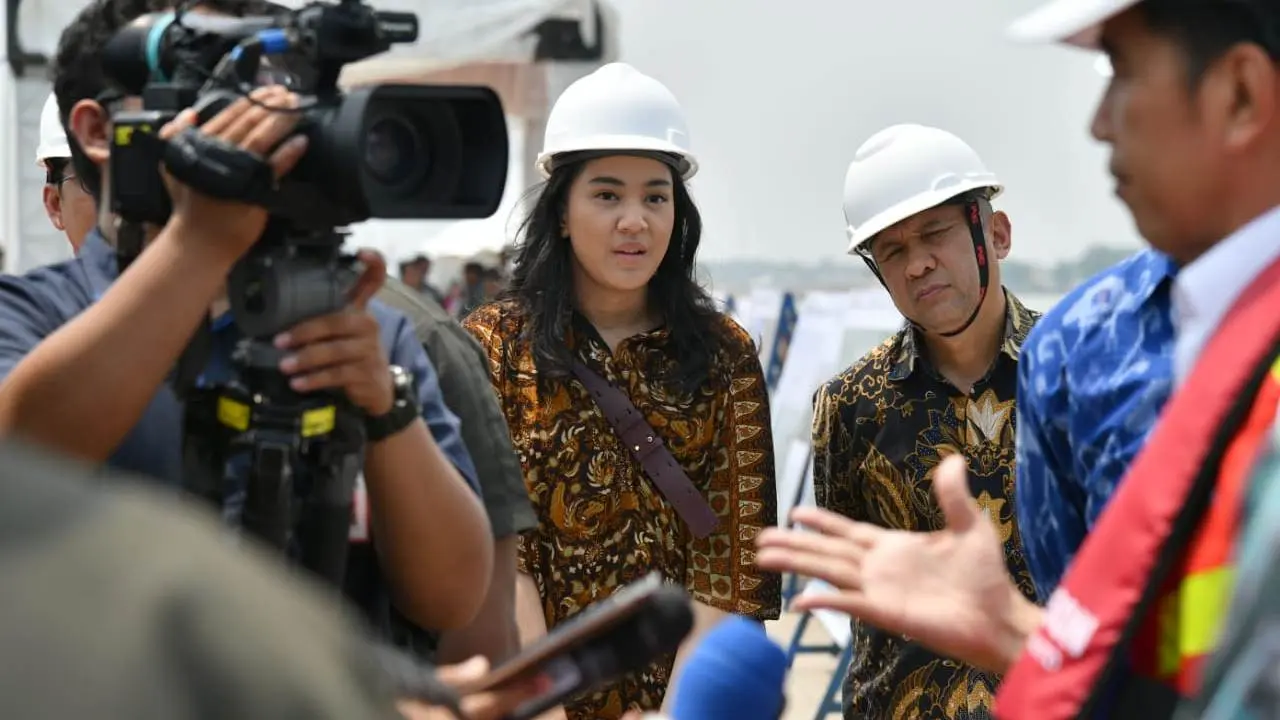 Staf Khusus Presiden Jokowi, Putri Indahsari Tanjung, serta Menteri Koperasi dan UMKM Teten Masduki.