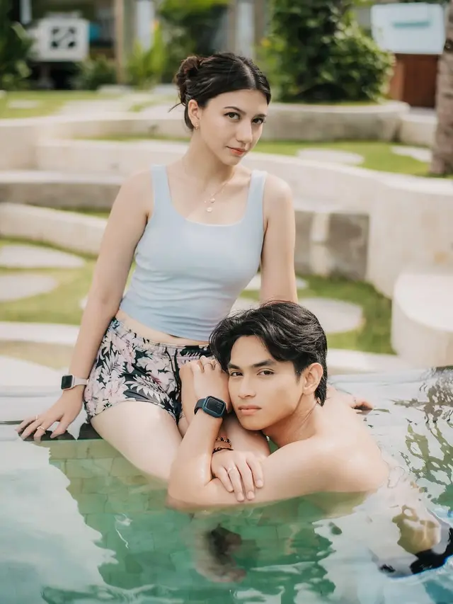 6 Potret Cassandra Lee dan Riky Lie Rayakan 6 Bulan Pernikahan di Gili Trawangan