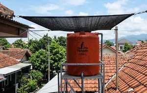 7 Cara Mencegah Pertumbuhan Lumut pada Toren, Kurangi Paparan Sinar Matahari