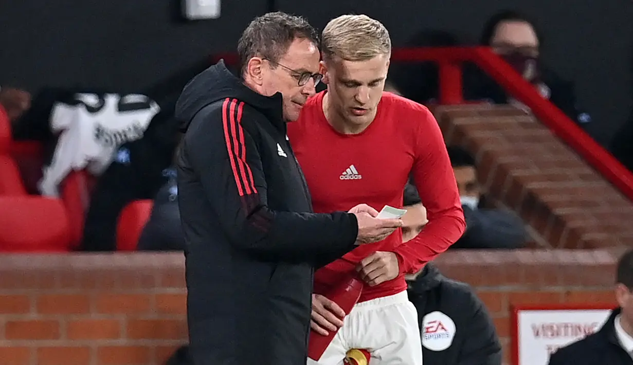 Dua pelatih Manchester United terakhir, Ole Gunnar Solskjaer dan Ralf Rangnick telah melakukan janji-janji manis terhadap 5 pemain berikut untuk tetap bertahan di Old Trafford. Tuntutan menit bermain nyatanya tak terkabul. Bagaimana kabar mereka kini? (AFP/Paul Ellis)