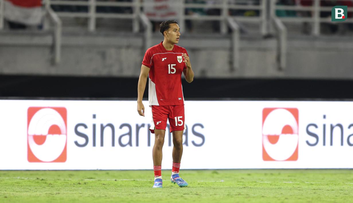 <p>Pemain Timnas Indonesia, Miliano Jonathans melakukan laga debut saat FIFA Matchday melawan Chinese Taipei di Stadion Gelora Bung Tomo (GBT), Surabaya, Jumat (05/09/2025). (Bola.com/Abdul Aziz)</p>