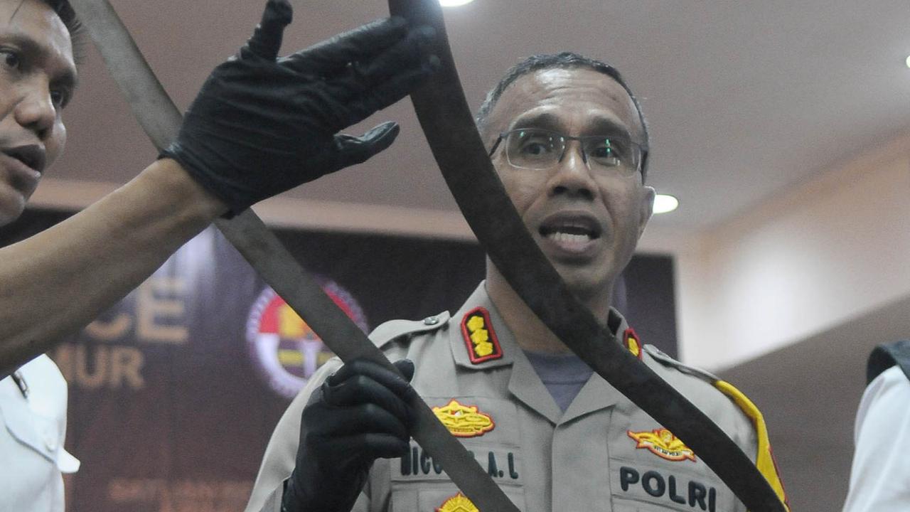 Tawuran yang terjadi pada hari Minggu (28/1/2024) dini hari itu telah mengakibatkan salah satu tangan remaja yang terlibat aksi tawuran putus.<br>(Foto merdeka.com / Imam Buhori)<br>