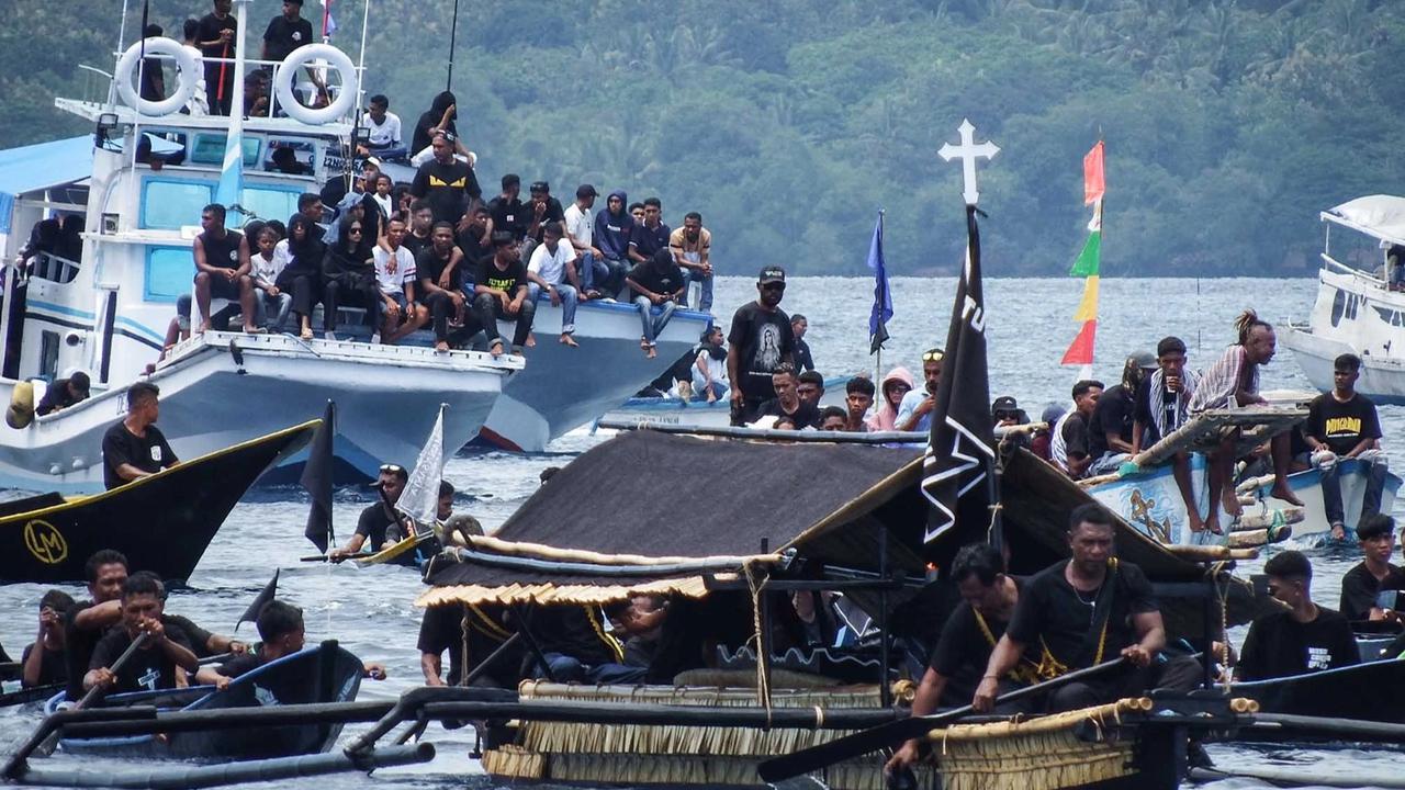 FOTO: Prosesi Laut Tuan Meninu Hidupkan Tradisi Perayaan Jumat Agung  di Larantuka
