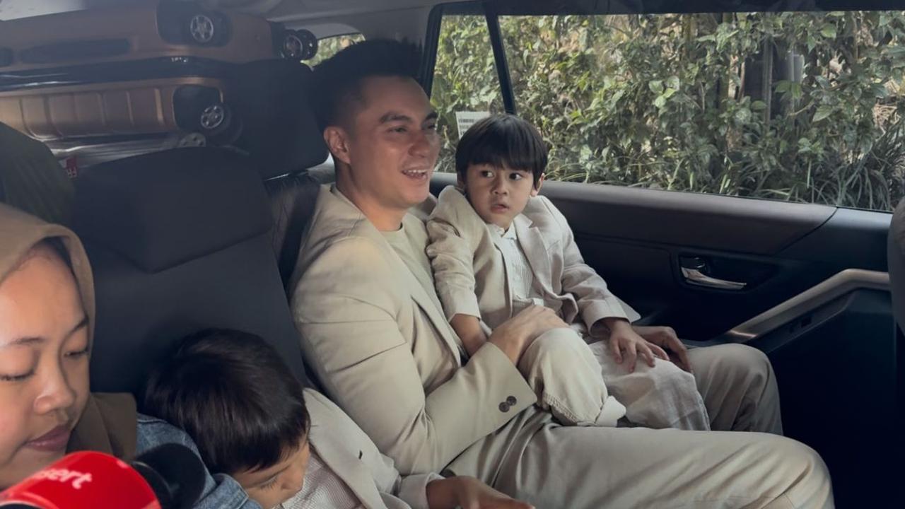 baim wong di akad nikah luna maya