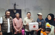 Menbud Fadli Zon Salurkan Bantuan untuk Pegiat Seni Korban Banjir Situbondo
