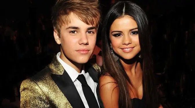 Tak lama setelah tersiar kabar soal Justin Bieber dan Selena Gomez yang hangout bareng, muncul pemberitaan bahwa Selena telah mengakhiri hubungannya dengan The Weeknd.   (Doc. Enews)