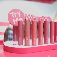 Lipstik ringan tanpa membuat bibir kering. (Foto: Daniel Kampua/ Fimela)