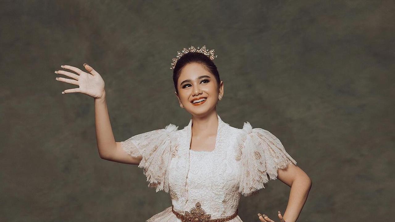 Gaya Kebaya Brokat Lengan Pendek yang Bisa Jadi Inspirasi, Dari Tissa Biani Hingga Sherina Munaf