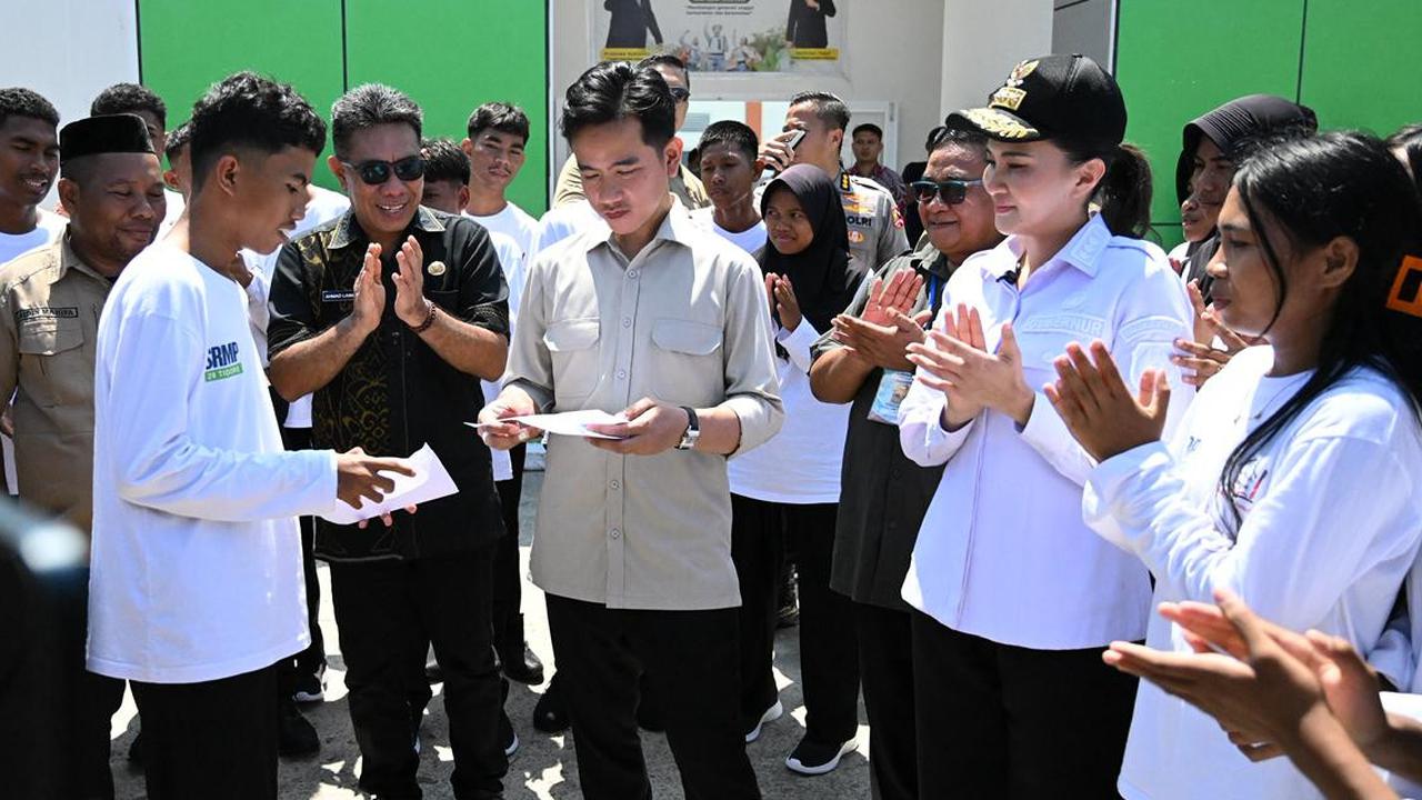 VIDEO: Ekspresi Wapres Gibran Tinjau Sekolah Rakyat di Sofifi Malut, Tuliskan Kata-Kata Motivas