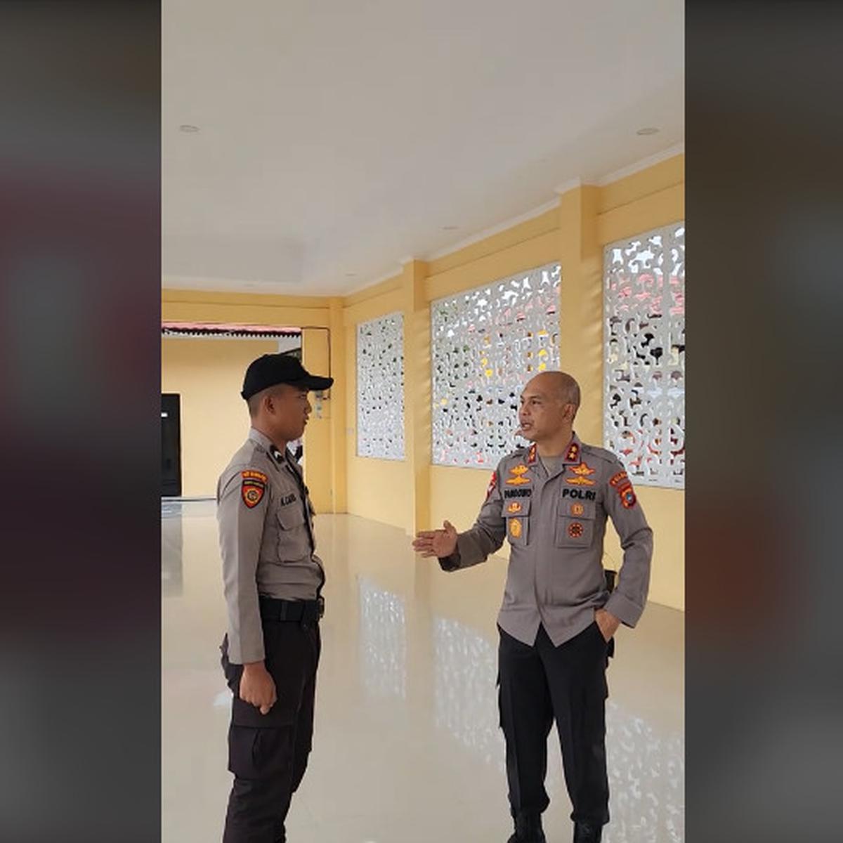 Sama-Sama Tugas di Polda, Ibu Petugas Kebersihan Anaknya Anggota Polisi Sampai Didatangi Jenderal Polri