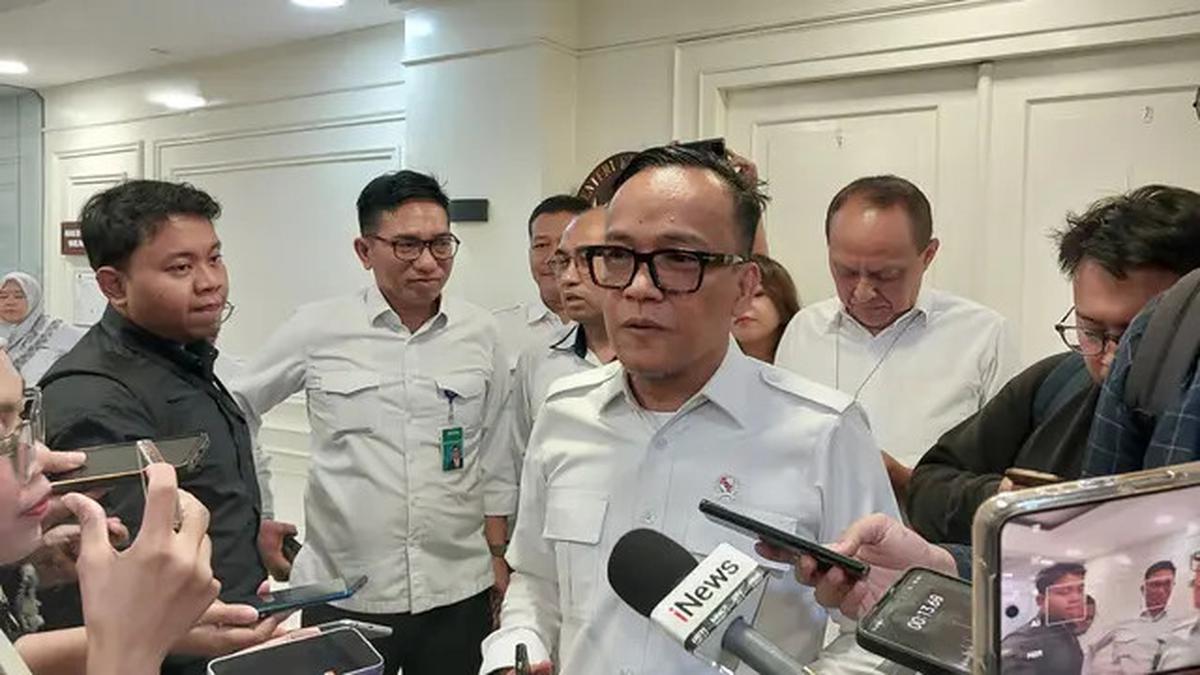 Wamenaker Buat Layanan Aduan Penahanan Ijazah Buruh