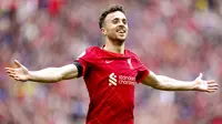 Pemain Liverpool Diogo Jota merayakan golnya pada pertandingan sepak bola Liga Inggris antara Liverpool dan Burnley di Anfield, Liverpool, Inggris, Sabtu 21 Agustus 2021. (Mike Egerton/PA via AP)