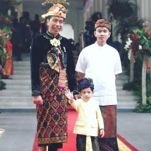 6 Potret Transformasi Kebersamaan Gibran Rakabuming dan Jokowi, Ikuti Jejak Ayah