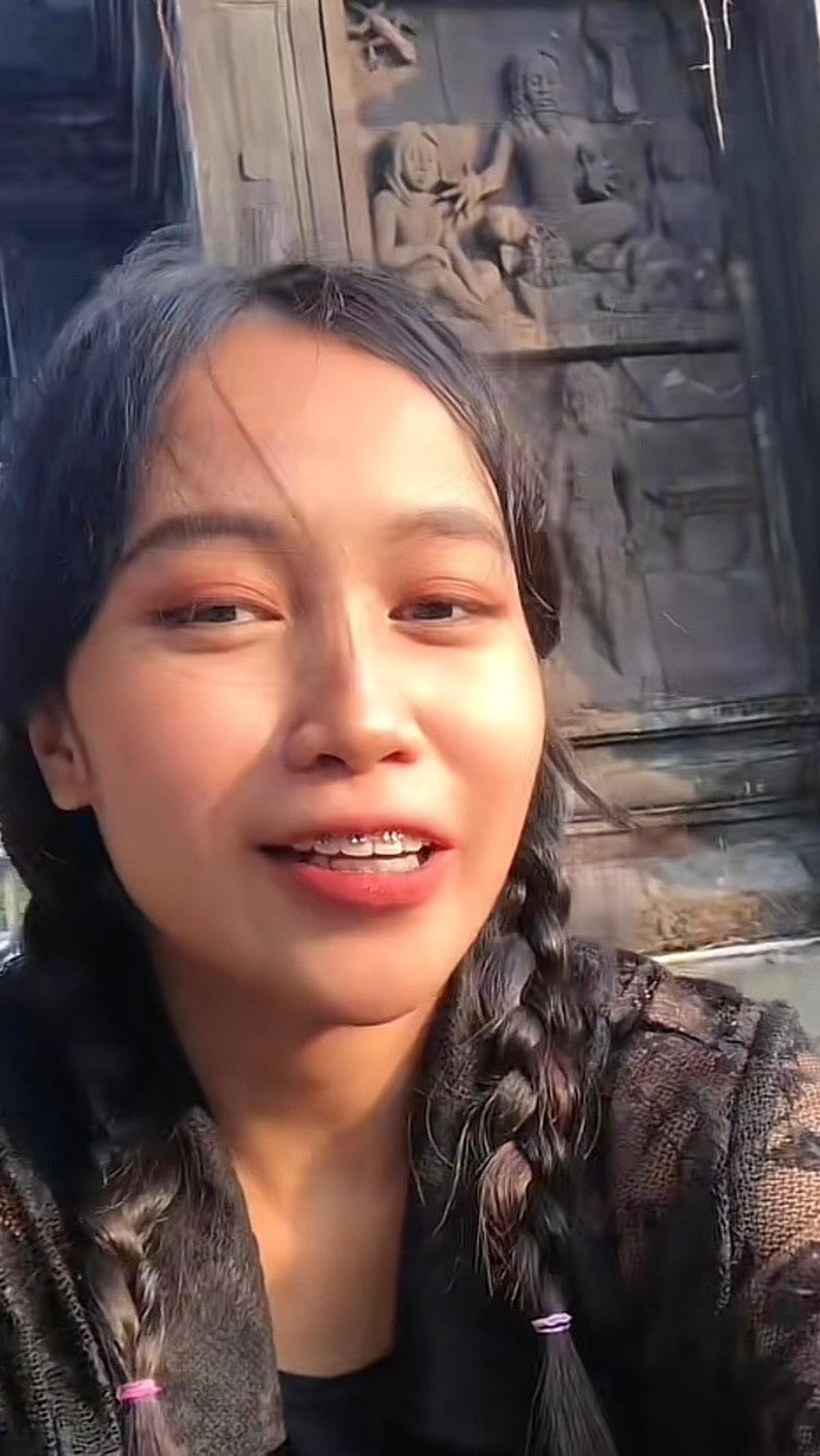 Sasti kini menjadi host di salah satu program di stasiun televisi swasta. Hingga kini ia masih sering mengunggah konten di TikTok.