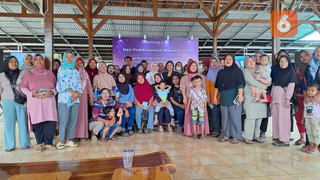 Sosialisasi pengelolaan sampah oleh Amartha di Tangerang, Banten