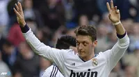 MU Alihkan Bidikan ke Mesut Oezil