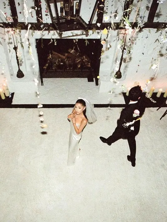 (Instagram/arianagrande)