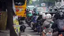 Ketika ditancapkan paku ke pohon, jaringan luar yang ada di batang pohon yang seharusnya berguna untuk melindungi jaringan dalam pohon, lama-kelamaan bisa membuat bakteri masuk. (Liputan6.com/Angga Yuniar)
