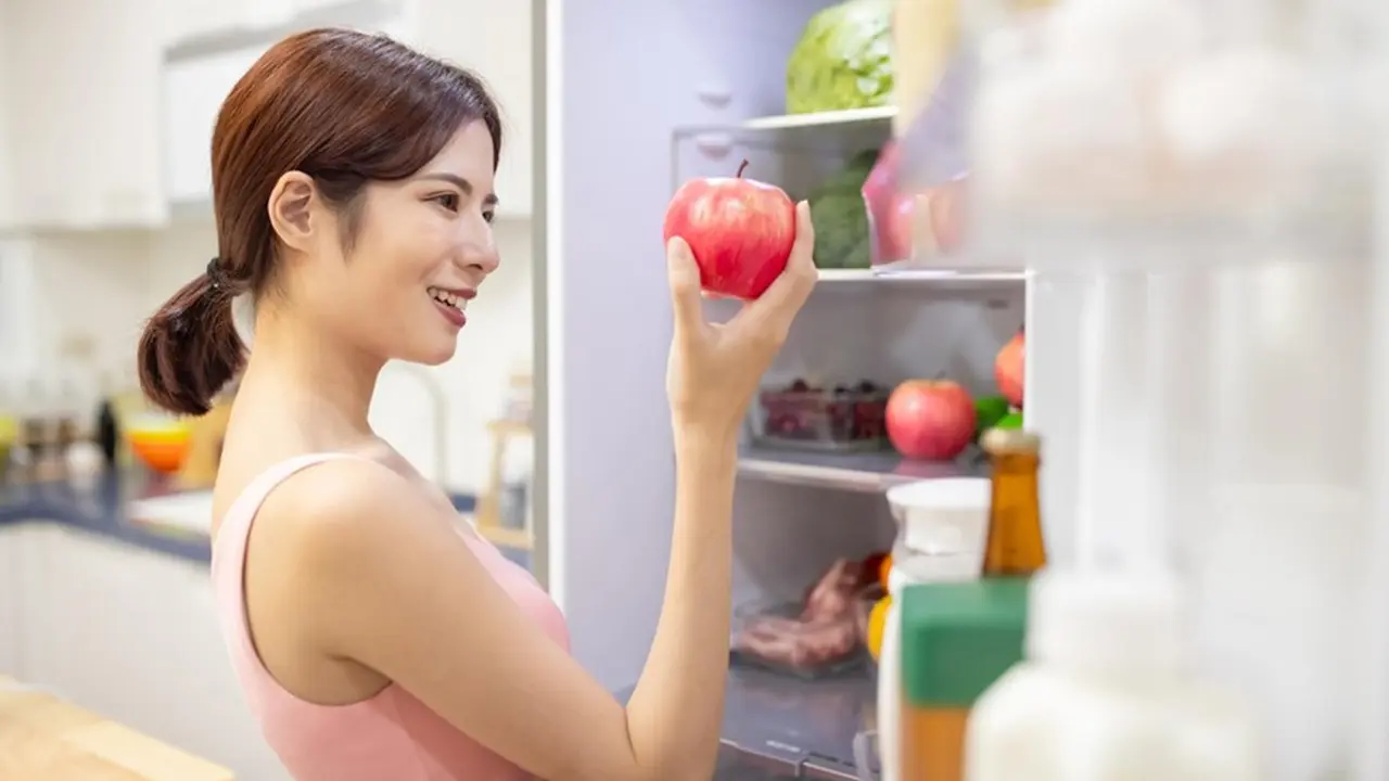 Cocok Buat Para Moms yang Suka Simpan Banyak Makanan dan Minuman, Kulkas Satu Ini Tawarkan Banyak Keunggulan