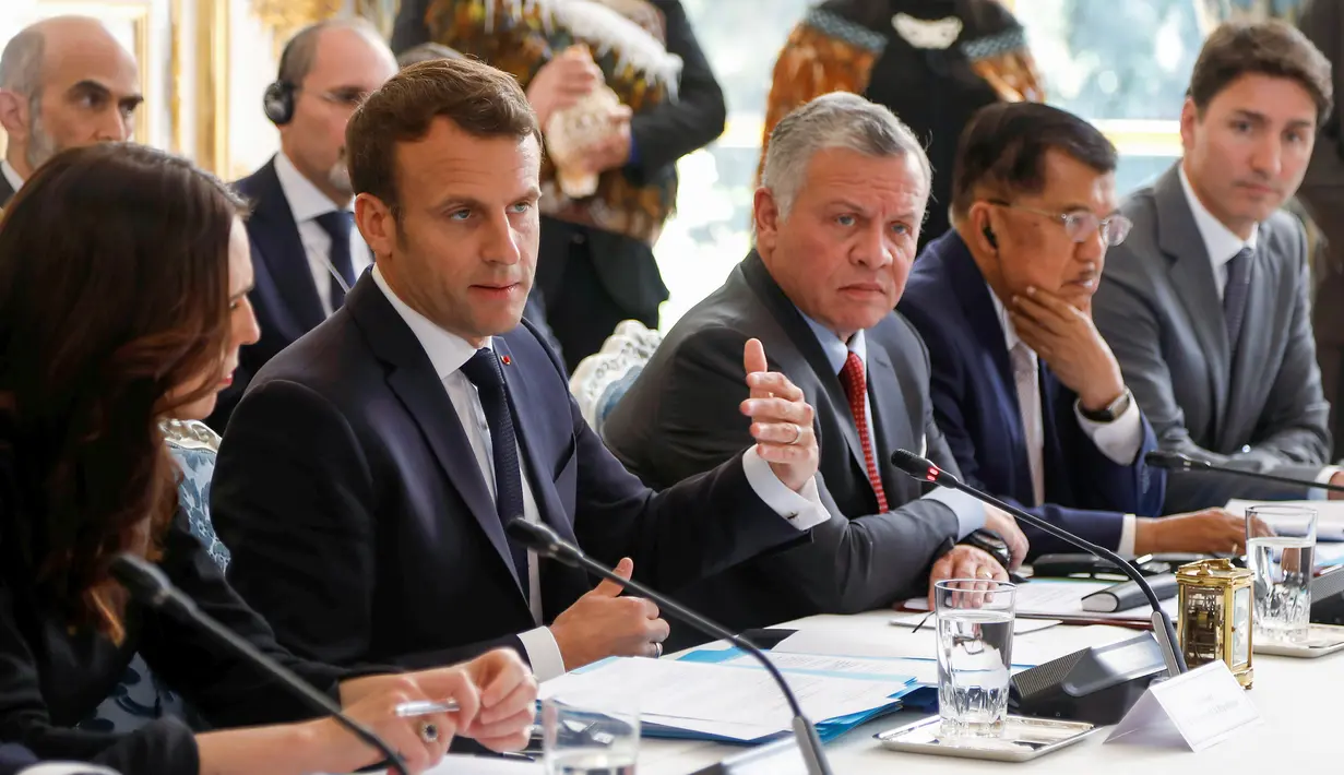 Presiden Prancis Emmanuel Macron (dua kiri) berbicara dalam KTT Paris: Ekstremisme Online di Istana Elysee, Paris, Prancis, Rabu (15/5/2019). KTT Paris: Ekstremisme Online diselenggarakan oleh Presiden Prancis Emmanuel Macron dan PM Selandia Baru Jacinda Ardern. (CHARLES PLATIAU/AFP)