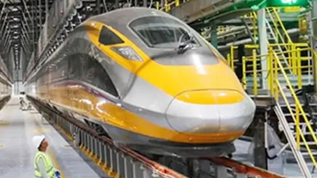 Sebagai informasi, kecepatan 350 km/jam yang merupakan puncak kecepatan KCJB nantinya akan tercapai saat dioperasikan sejauh 142,3 Km.