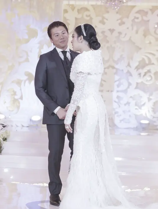 Syahrini dan Reino Barack