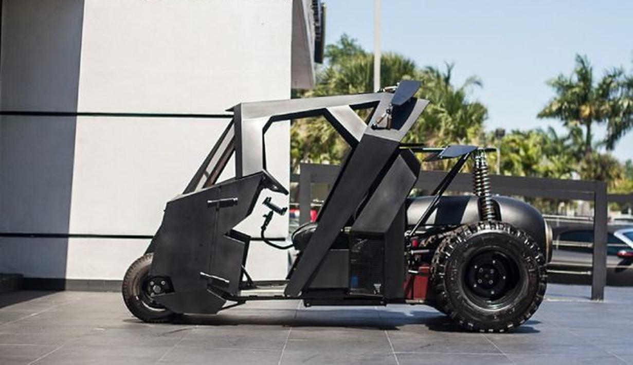 Wajah Sangar Batmobile Tumbler Golf Cart 2013 - Photo Otosia.com