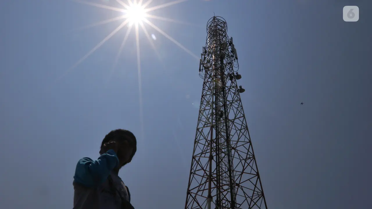 Melihat Perawatan Tower Telekomunikasi di Kepulauan Seribu