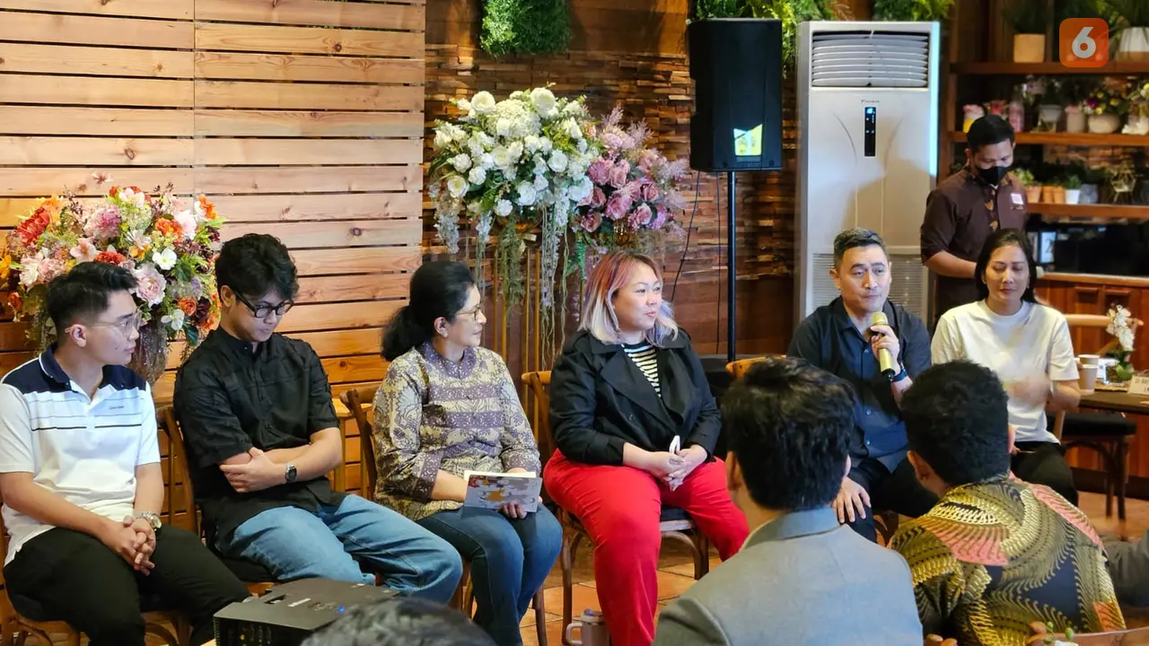 Kelola stres dengan berpikir positif, mencari solusi, dan mendekatkan diri pada Tuhan. Jika stres berlarut, cari dukungan teman atau psikolog. Prioritaskan kesehatan mental untuk hidup lebih seimbang. (Foto: Aditya Eka Prawira/Liputan6.com)