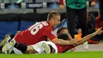 Montenegrin forward Mirko Vucinic celebrates with Daniele De Rossi after scoring against Chelsea during their Champions League Group A match on November 4, 2008 at Olympic stadium in Rome. AFP PHOTO/VINCENZO PINTO 