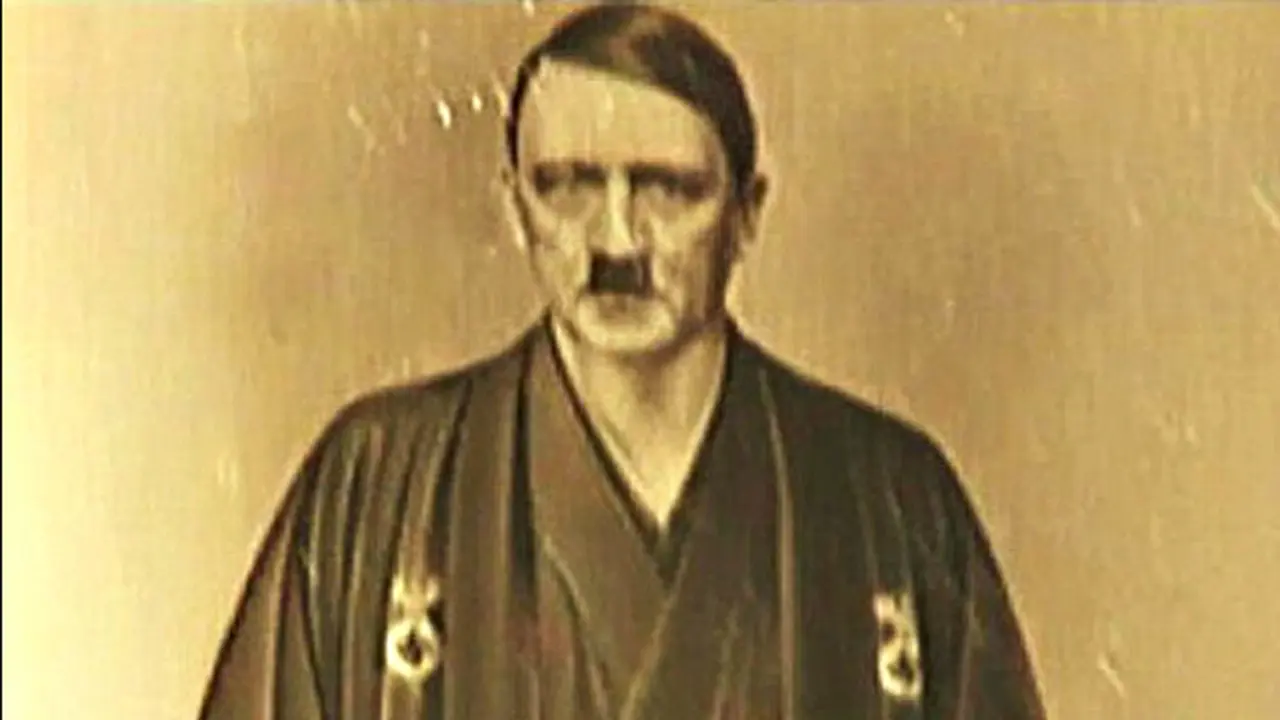 Penampakan 'Hitler' Mengenakan Kimono Jepang